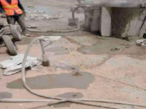 泗水水泥混凝土路面板底注浆技术 路面脱空注浆整治方案