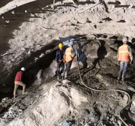 泗水拱顶带模注浆料的施工流程及注意事项